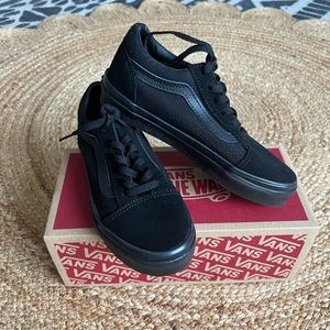 Vans Old Skool Black Canvas NEW 1.5y